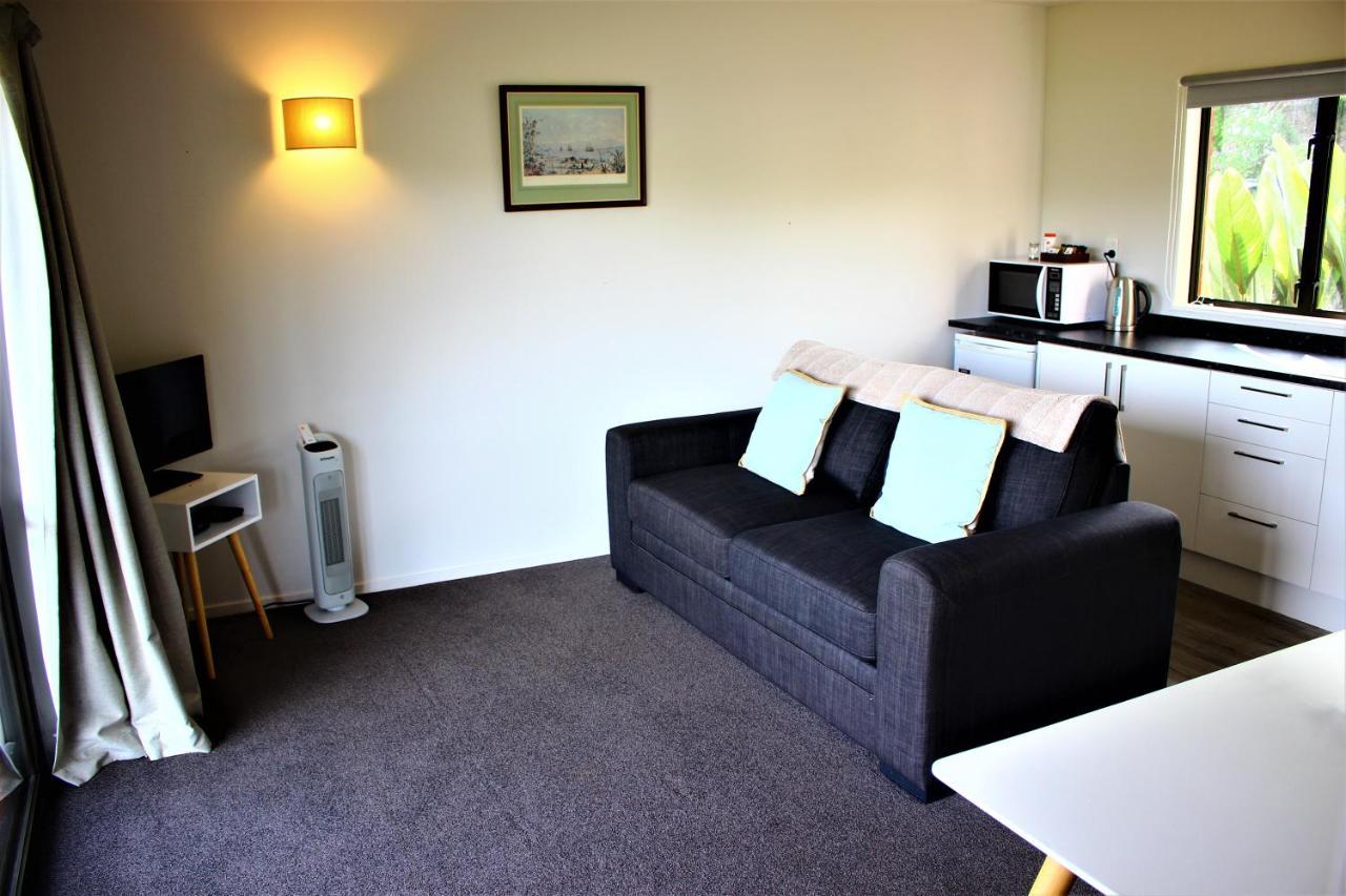 Duvauchelle Seaside Motel Экстерьер фото